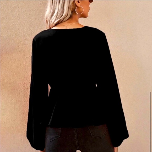 BLACK CROP BLOUSE - Picture 3 of 3
